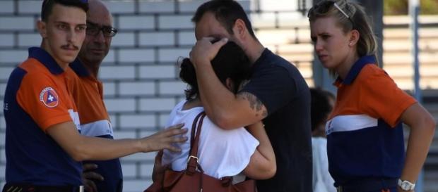 Una familia rompe a llorar en Niza Una familia rompe a llorar en Niza