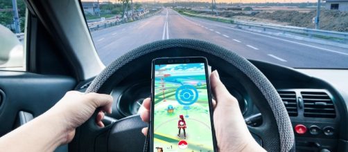 PokemonGo e auto, attenti alle multe e al ritiro della patente