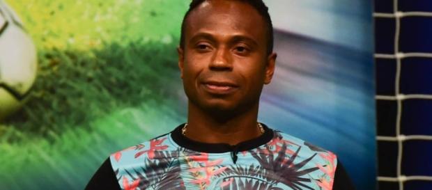 Edílson Capetinha é preso em Brasília por não pagar pensão ... - gazetaesportiva.com Edílson Capetinha é preso em Brasília por não pagar pensão ... - gazetaesportiva.com