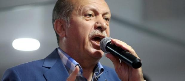 Erdogan zapowiada dokładne czystki wśród swoich przeciwników (PAP/EPA) Erdogan zapowiada dokładne czystki wśród swoich przeciwników (PAP/EPA)