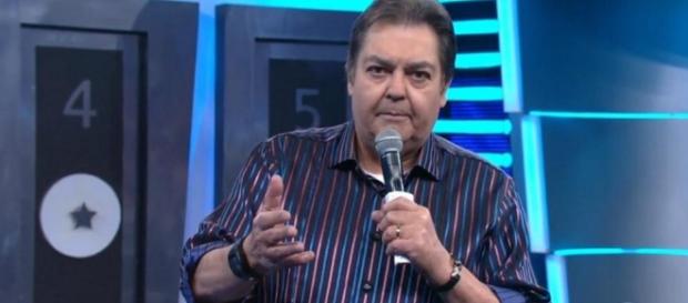 Faustão se irrita e chama comitê olímpico de 'imbecil' Faustão se irrita e chama comitê olímpico de 'imbecil'