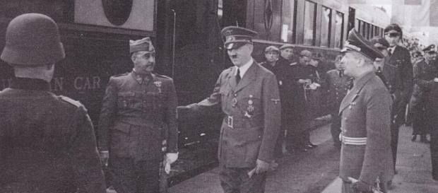 Francisco Franco y su aliado Adolf Hitler en la famosa entrevista entre ambos años después de la Guerra Civil. Francisco Franco y su aliado Adolf Hitler en la famosa entrevista entre ambos años después de la Guerra Civil.