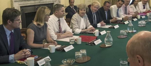 Noul premier britanic, Theresa May, împreună cu membrii Guvernului Noul premier britanic, Theresa May, împreună cu membrii Guvernului