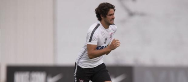 O atacante Alexandre Pato já está à disposição de Cristóvão Borges O atacante Alexandre Pato já está à disposição de Cristóvão Borges