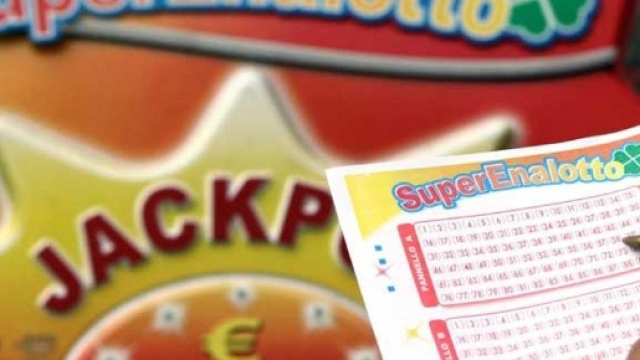 Estrazioni Lotto e SuperEnalotto 19 luglio 2016.