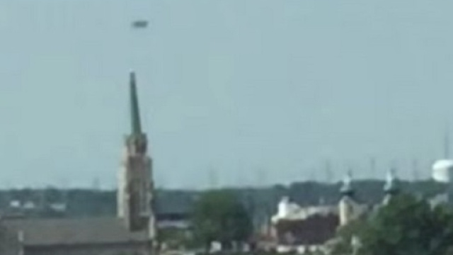 UFO NEI CIELI DI NEW YORK: AVVISTATO E FILMATO DA UN MOTOCICLISTA