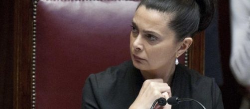 Offese a Laura Boldrini su Facebook: indagato un agente di polizia