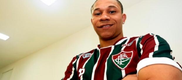 De volta ao Flu, Wellington se diz "muito feliz" (Foto: Fluminense FC) De volta ao Flu, Wellington se diz "muito feliz" (Foto: Fluminense FC)