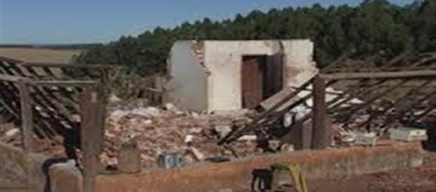 Estragos causados pelo forte vendaval em São Miguel Arcanjo - São Paulo Estragos causados pelo forte vendaval em São Miguel Arcanjo - São Paulo