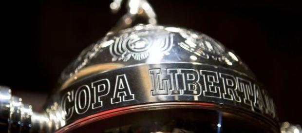 Jogo de ida da decisão da Libertadores acontece no Estádio Olímpico Atahualpa, em Quito, no Equador Jogo de ida da decisão da Libertadores acontece no Estádio Olímpico Atahualpa, em Quito, no Equador