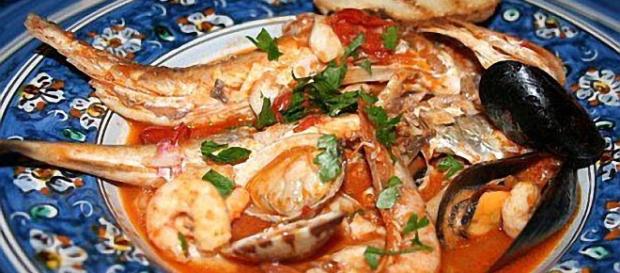Per preparare "Sa cassola a sa casteddaia" è fondamentale acquistare del pesce freschissimo. Per preparare "Sa cassola a sa casteddaia" è fondamentale acquistare del pesce freschissimo.