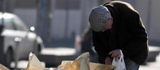 Piano povertà, sussidio di 320 euro al mese. Come fare domanda. Piano povertà, sussidio di 320 euro al mese. Come fare domanda.