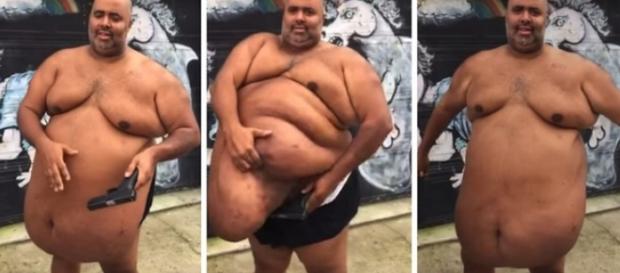 Vídeo mostra homem escondendo arma debaixo de sua própria barriga ... - com.br Vídeo mostra homem escondendo arma debaixo de sua própria barriga ... - com.br