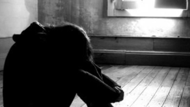 Cava de' Tirreni: minorenne violentato in centro massaggi.