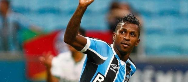 Bolaños ainda não deslanchou pelo Grêmio Bolaños ainda não deslanchou pelo Grêmio