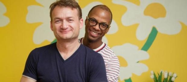 Clai şi Adrian, cei doi soţi care vor să le fie recunoscută căsătoria Clai şi Adrian, cei doi soţi care vor să le fie recunoscută căsătoria