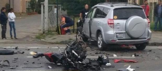 Doi tineri şi-au pierdut viaţa într-un tragic accident la Braşov Doi tineri şi-au pierdut viaţa într-un tragic accident la Braşov