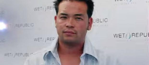 Jon Gosselin has a second job as a cook-Photo screencap by YouTube/Hollyscoop Jon Gosselin has a second job as a cook-Photo screencap by YouTube/Hollyscoop