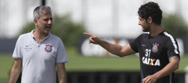 Pato treinando no CT para fazer o seu retorno com a camisa do alvinegro. Pato treinando no CT para fazer o seu retorno com a camisa do alvinegro.