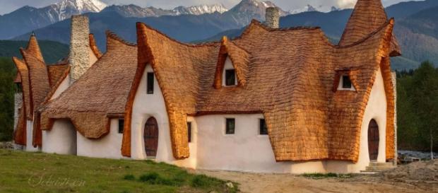 Castelul de poveste din Valea Zânelor Castelul de poveste din Valea Zânelor