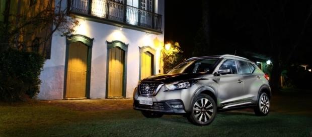 O inédito Nissan Kicks chega nos revendedores em uma única versão, SL, topo de linha, a partir de salgadíssimos R$ 90 mi O inédito Nissan Kicks chega nos revendedores em uma única versão, SL, topo de linha, a partir de salgadíssimos R$ 90 mi