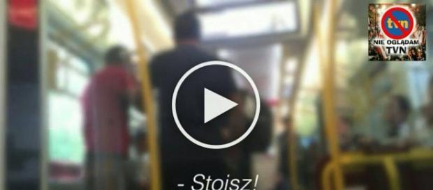 "Rasistowski" atak w pociągu SKM. "Rasistowski" atak w pociągu SKM.