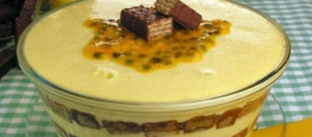 Sobremesa maravilhosa, esse gelado de Bis e maracujá é demais! Sobremesa maravilhosa, esse gelado de Bis e maracujá é demais!