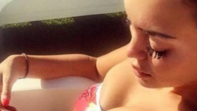 Giovani e mature: selfie ed esibizionismo per il genti sesso