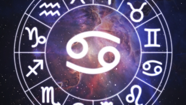 Oroscopo di agosto 2016 per i nati sotto il segno del Cancro.