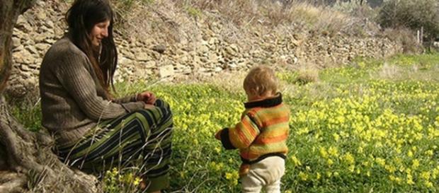 Alice, românca care trăieşte de aproximativ doi ani într-o pădure Alice, românca care trăieşte de aproximativ doi ani într-o pădure