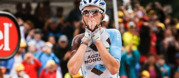 El francés Romain Bardet logró su segundo éxito de etapa en el Tour y consiguió la primera victoria de un ciclista local en la edición 103 El francés Romain Bardet logró su segundo éxito de etapa en el Tour y consiguió la primera victoria de un ciclista local en la edición 103