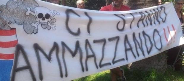 Striscione di protesta dei tarantini Striscione di protesta dei tarantini