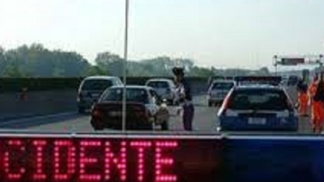 Reggio Calabria: incidente tra due auto in pieno centro