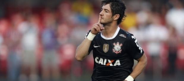 Alexandre Pato na mira do Villareal. Alexandre Pato na mira do Villareal.
