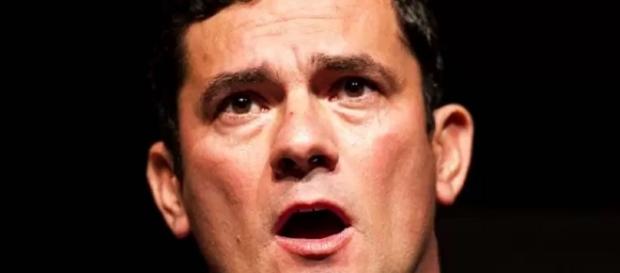 Sérgio Moro comenta tese da defesa de Lula Sérgio Moro comenta tese da defesa de Lula