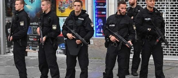 Jovem deixou Munique em estado de alerta ao disparar contra populares Jovem deixou Munique em estado de alerta ao disparar contra populares