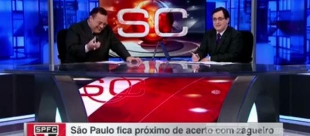 Apresentador teve uma crise de riso, ao vivo (Foto: Reprodução/ESPN) Apresentador teve uma crise de riso, ao vivo (Foto: Reprodução/ESPN)