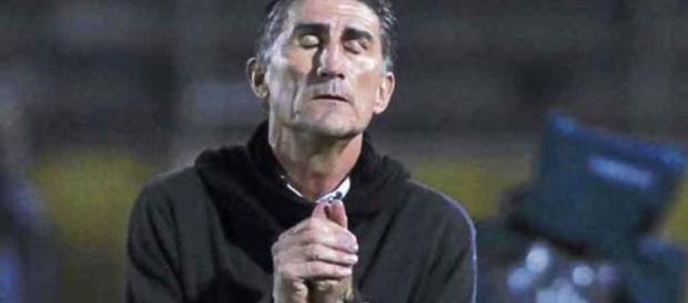 Bauza quer contratações urgentes no São Paulo Bauza quer contratações urgentes no São Paulo