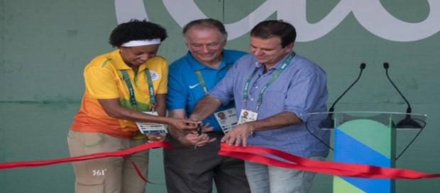 Janeth Arcain (prefeita da Vila), Nuzman (COB) e Paes prontos para as Olimpíadas Janeth Arcain (prefeita da Vila), Nuzman (COB) e Paes prontos para as Olimpíadas