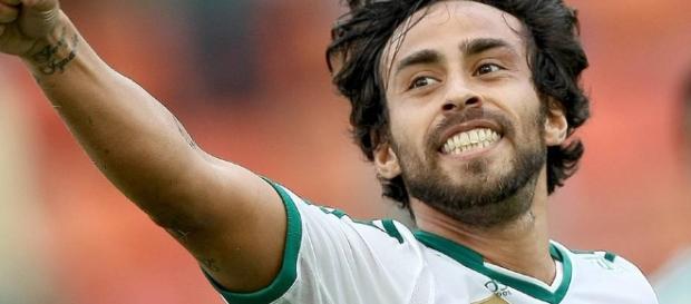 Nos Emirados, Valdívia ainda é ponto de questionamento no Palmeiras Nos Emirados, Valdívia ainda é ponto de questionamento no Palmeiras