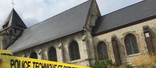 La chiesa profanata dalla barbarie, tetro del crudele attacco terrorista