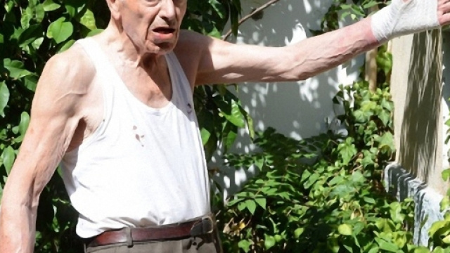 Pietro Pittorru &egrave; stato massacrato di botte mentre dormiva nella sua abitazione.