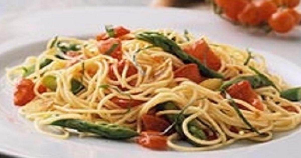 Spaghetti con asparagi selvatici: ricetta e proprietà curative