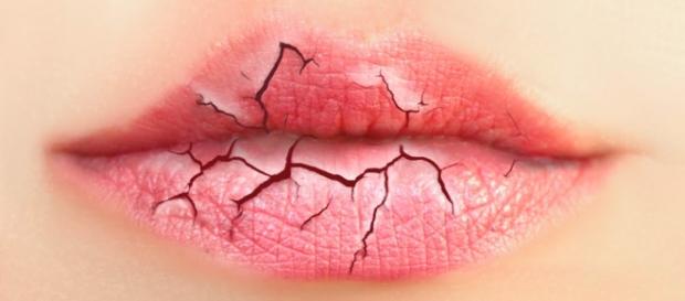 10 remedios caseros para sanar unos labios secos o agrietados - mensandbeauty.com 10 remedios caseros para sanar unos labios secos o agrietados - mensandbeauty.com
