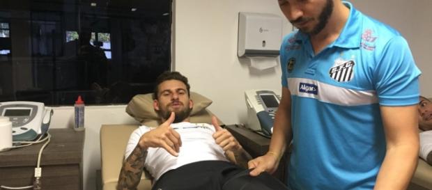 Com edema na coxa esquerda, Lucas Lima é desfalque do Santos contra o Gama (Ivan Storti / Santos FC) Com edema na coxa esquerda, Lucas Lima é desfalque do Santos contra o Gama (Ivan Storti / Santos FC)