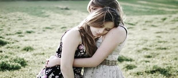 Existem coisas que só conseguimos dizer para os amigos íntimos. Existem coisas que só conseguimos dizer para os amigos íntimos.
