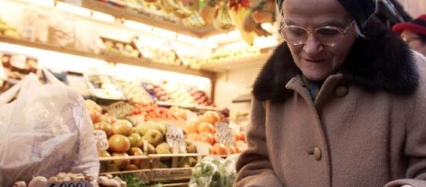 Italia: povertà in aumento secondo ultimi dati Istat. Italia: povertà in aumento secondo ultimi dati Istat.