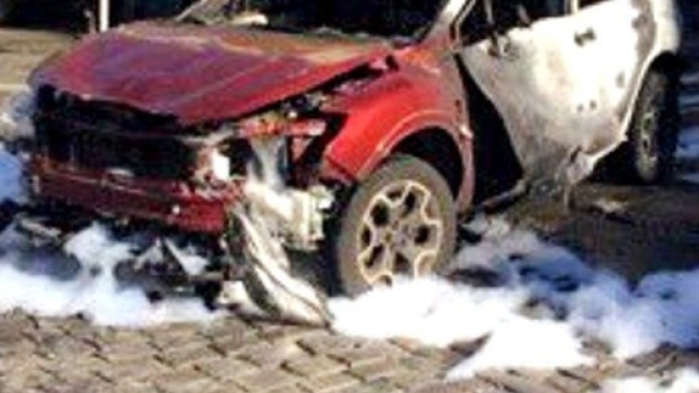 La Subaru rossa del giornalista Pavel Sheremet, fatta esplodere mentre si recava a Radio Vesti dove lavorava