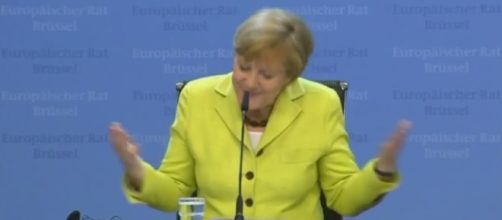 la Cancelliera tedesca Angela Merkel in conferenza stampa annuncia l'attuazione di un piano B