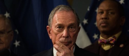 Michael Bloomberg sostiene Hillary Clinton nella corsa alla Casa Bianca, attaccando ferocemente il rivale Trump